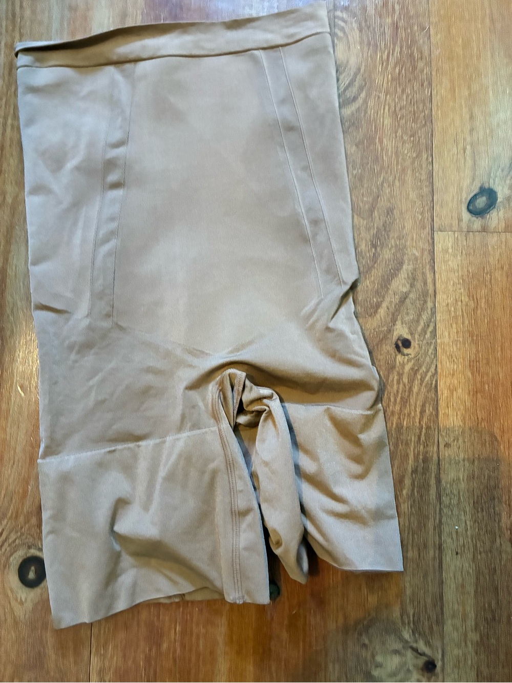 SPANX‎ On Core High-Waisted Shapewear Shorts in beige/Nude